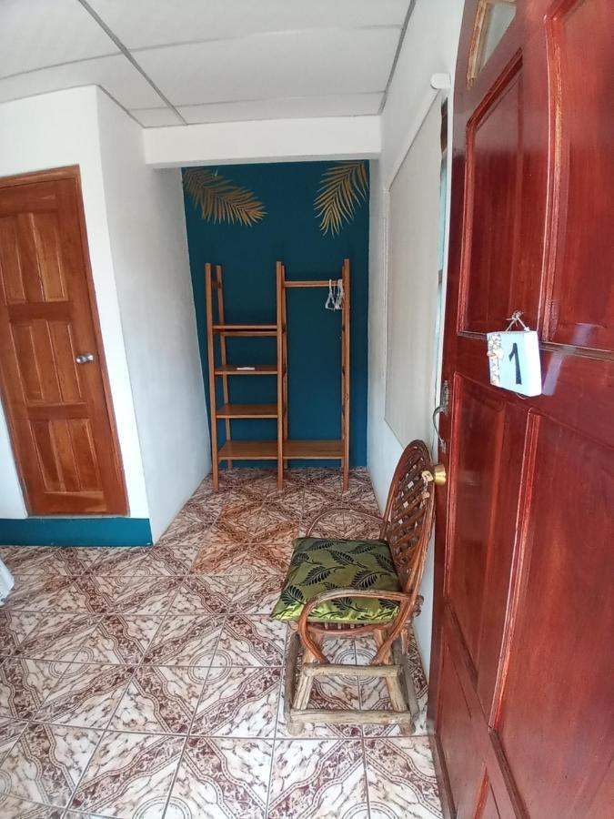 Hostal Y Restaurante Los Tecales La Coca Luaran gambar